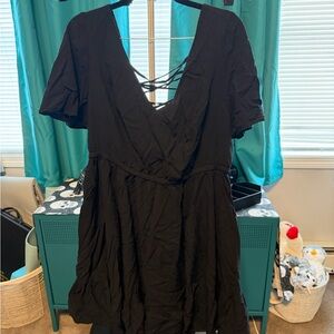 EUC size 1 Torrid short sleeve Black dress with pockets